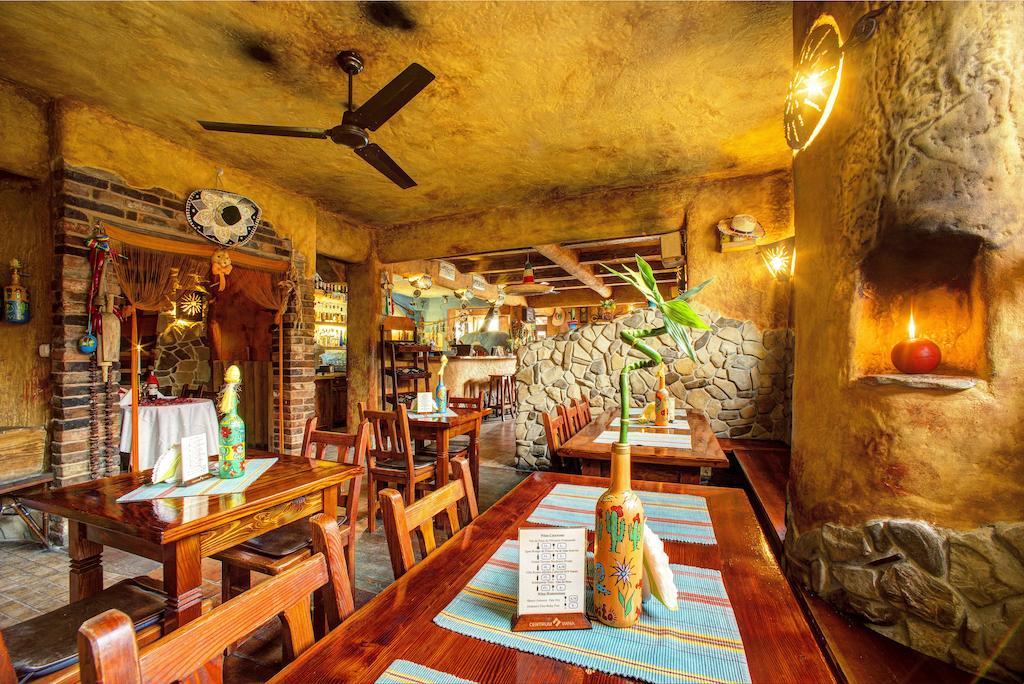 Xavito Bed & Breakfast Sanok Bagian luar foto