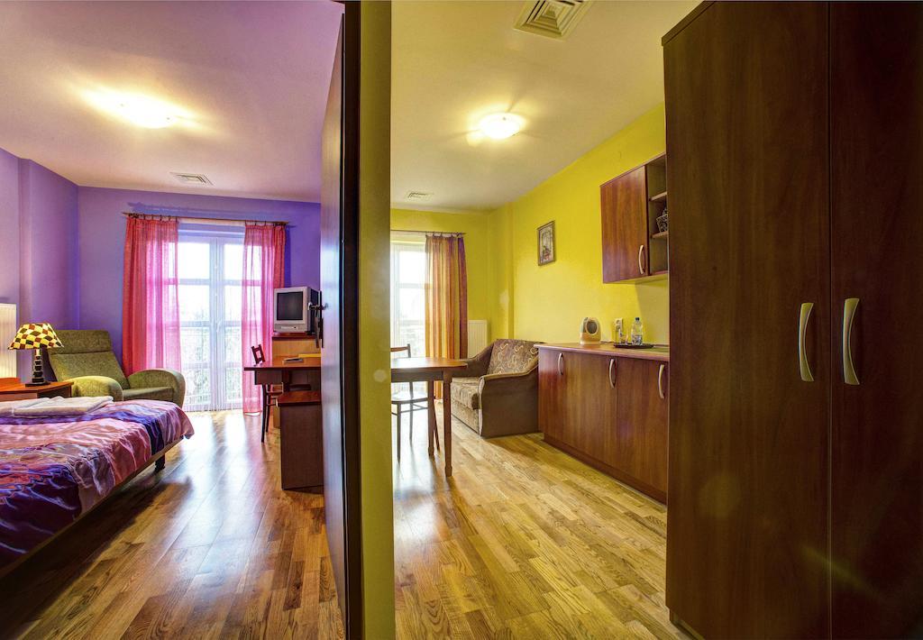 Xavito Bed & Breakfast Sanok Ruang foto