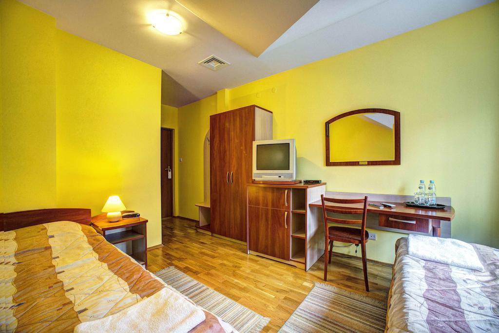 Xavito Bed & Breakfast Sanok Ruang foto