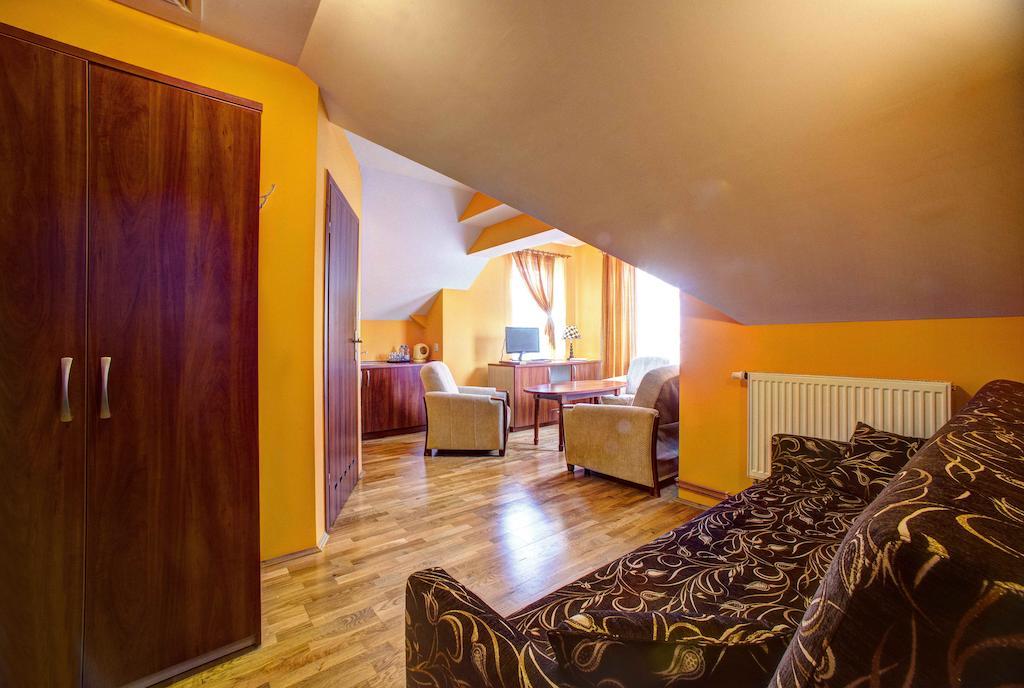Xavito Bed & Breakfast Sanok Ruang foto