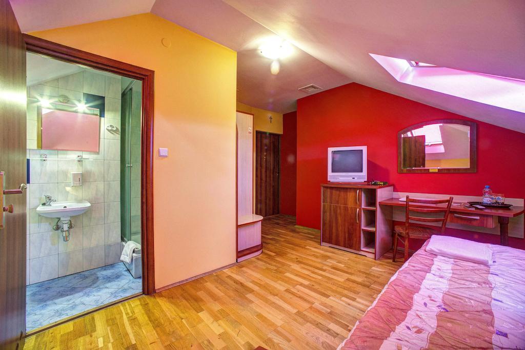 Xavito Bed & Breakfast Sanok Ruang foto